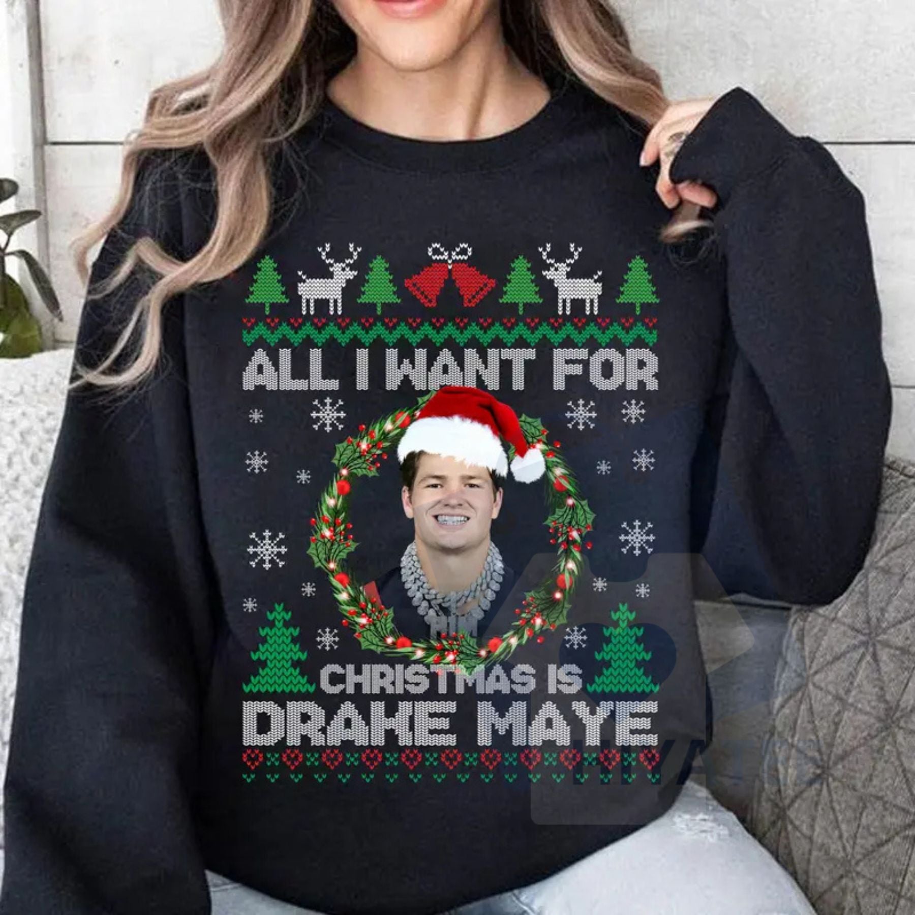 All I Want For Christmas Is D Maye Sweatshirt: I Love Drake M Sweatshirt, Football Fan Holiday Pullover, Gift for Sports Lovers - Hiyatee